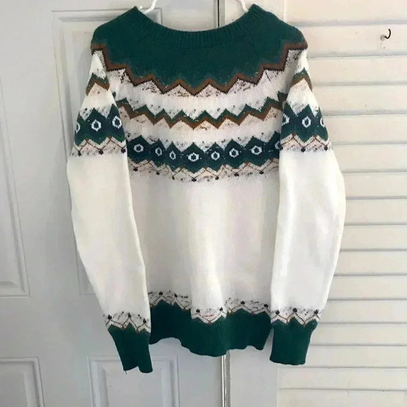 Handmade Fair Isle Green & White Long Sleeve Sweater - Picture 1 of 3